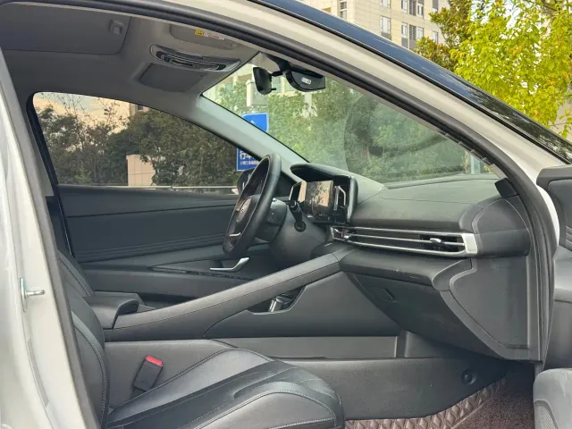 Hyundai Elantra — Фото автомобиля 7
