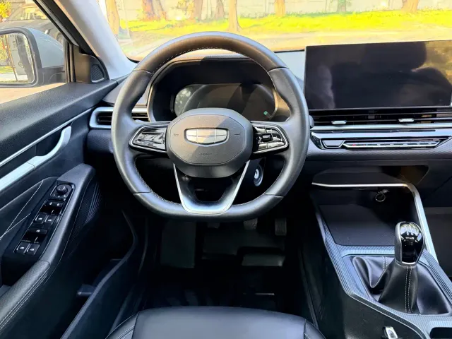 Geely Emgrand — Фото автомобиля 11