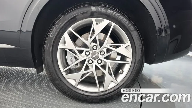 Genesis GV70 — Фото автомобиля 6