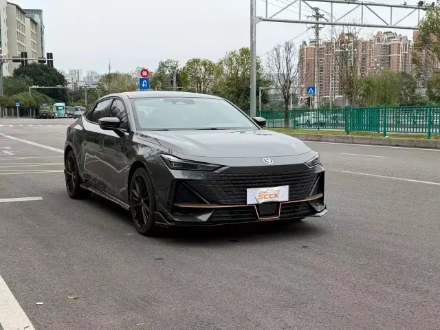 Changan UNI-V — Фото автомобиля 3