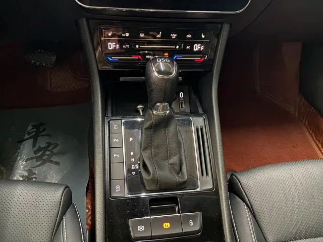 Skoda Superb — Фото автомобиля 18
