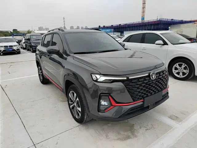 Changan CS35 Plus — Фото автомобиля 3