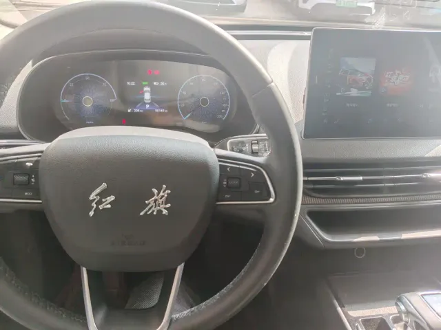 Hongqi E-QM5 — Фото автомобиля 6