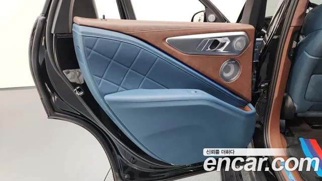 BMW XM — Фото автомобиля 16