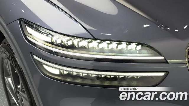 Genesis GV70 2.5T Бензин AWD — Фото автомобиля 22