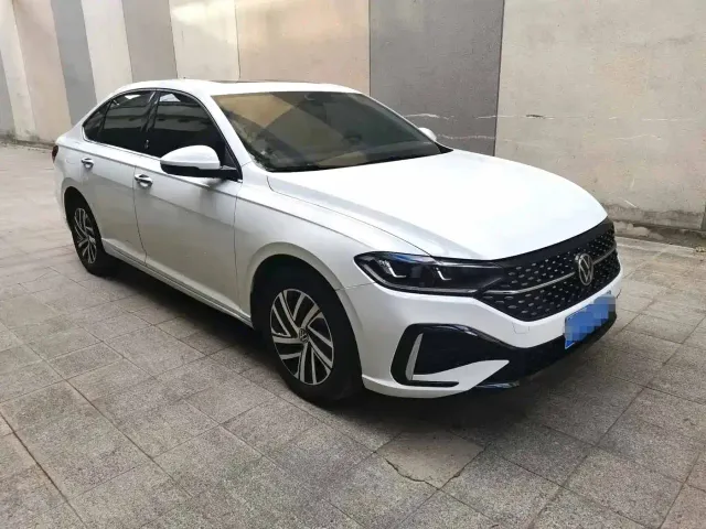 Volkswagen Lavida — Фото автомобиля 3