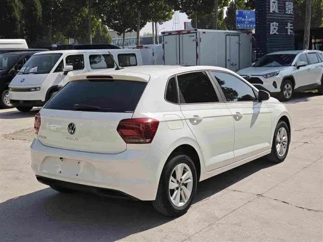 Volkswagen Polo — Фото автомобиля 4