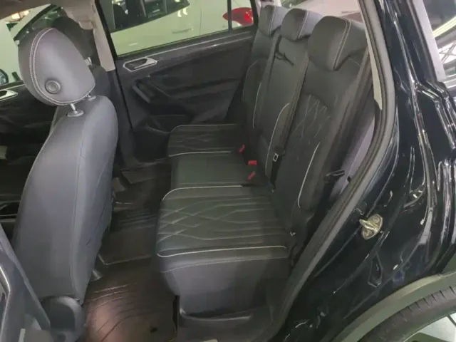 Volkswagen Tiguan L — Фото автомобиля 16