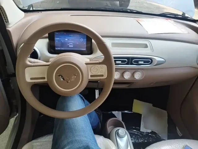 Wuling Hongguang Mini EV — Фото автомобиля 9