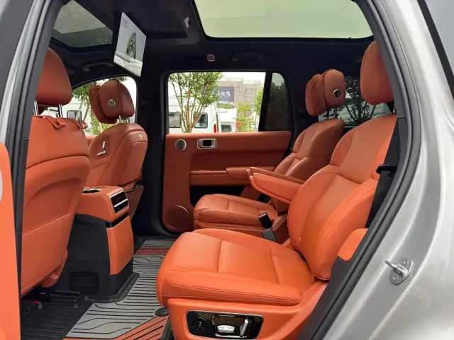 Li Auto L9 — Фото автомобиля 10