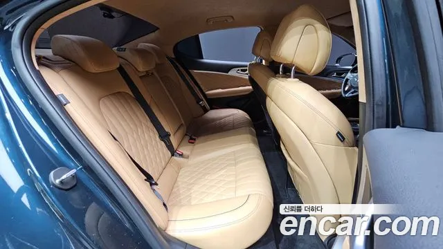 Genesis G70 — Фото автомобиля 9