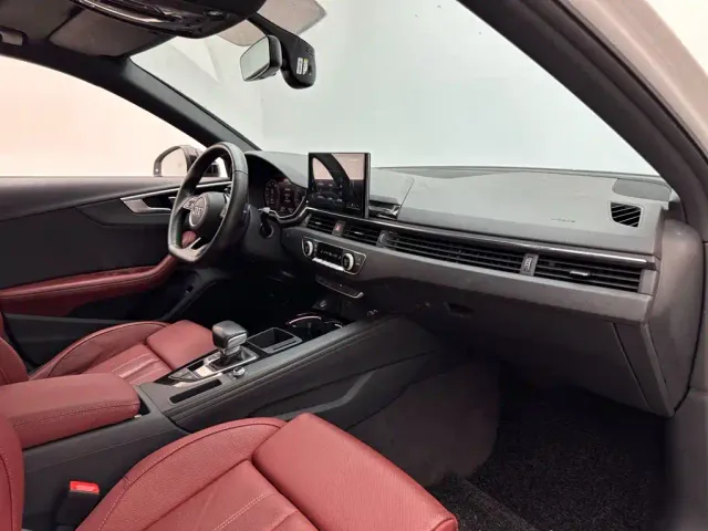 Audi A4L — Фото автомобиля 11