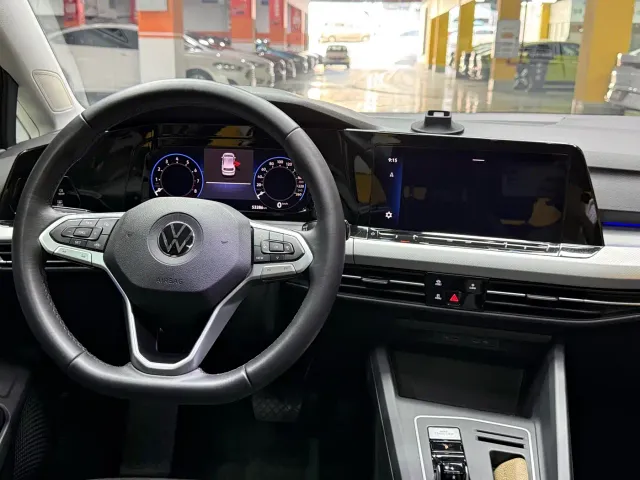 Volkswagen Golf — Фото автомобиля 18