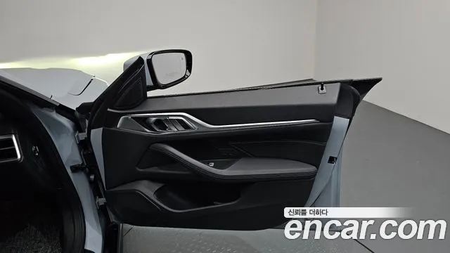 BMW i4 — Фото автомобиля 13