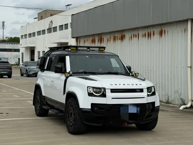 Land Rover Defender — Фото автомобиля 3