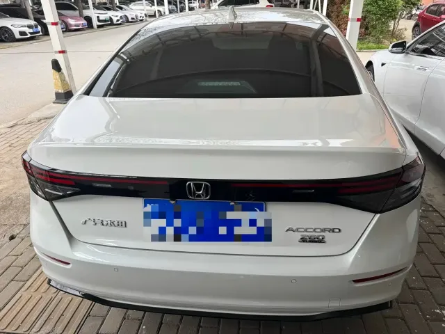 Honda Accord — Фото автомобиля 11