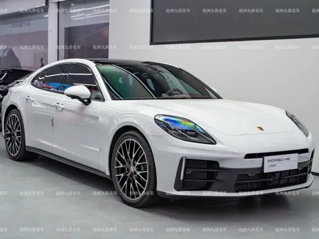 Porsche Panamera — Фото автомобиля 3