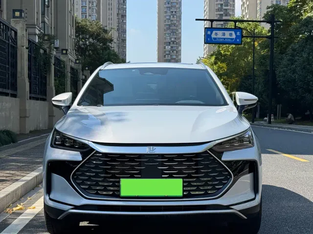 BYD Tang — Фото автомобиля 3
