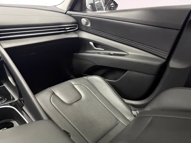 Hyundai Elantra — Фото автомобиля 10