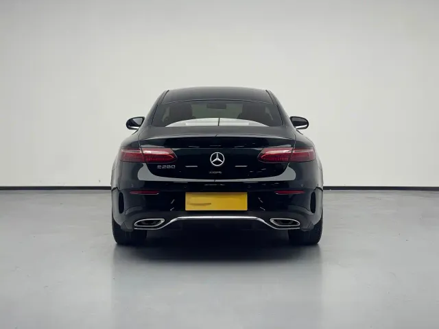 Mercedes-Benz E-Class — Фото автомобиля 5