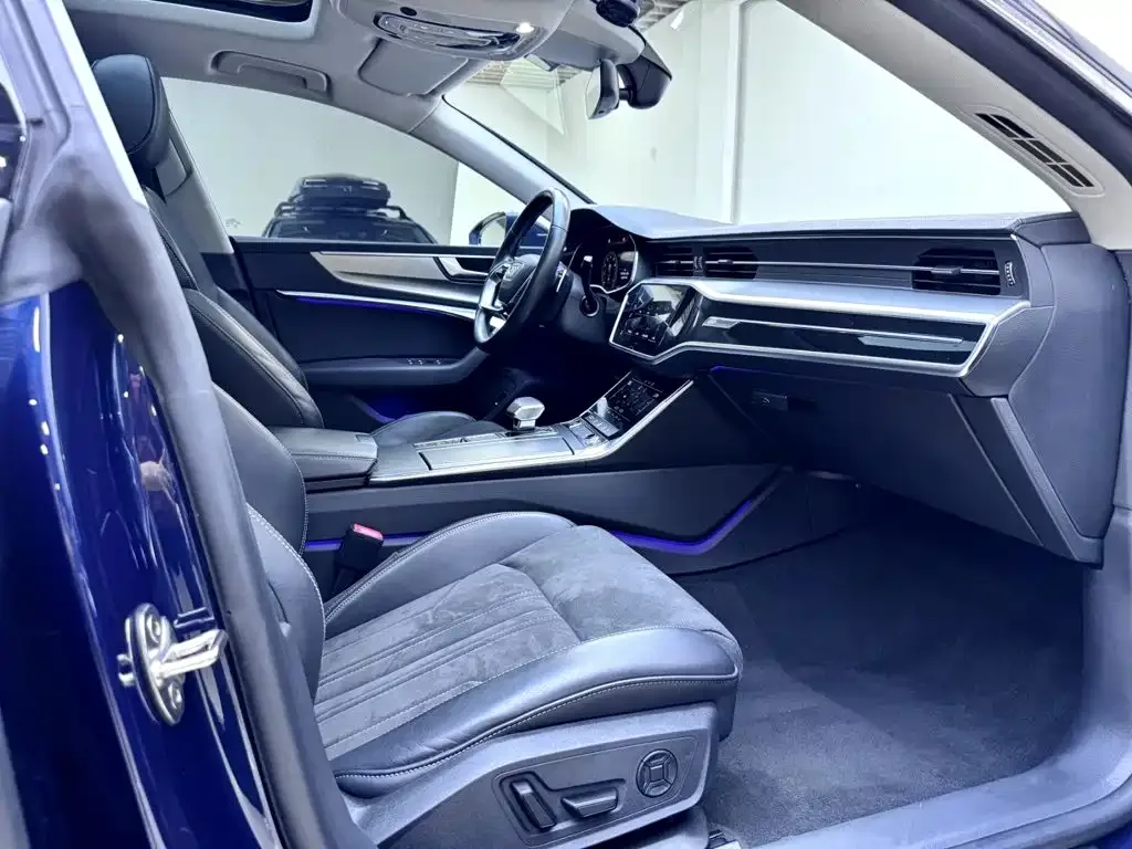 Audi Audi A7L 2024 45TFSI S-line Dream Edition Crystal Package — Фото автомобиля 11