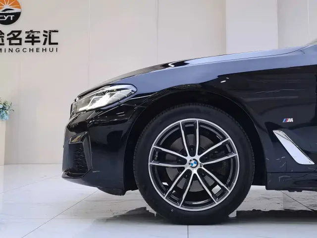 BMW 5 Series — Фото автомобиля 4