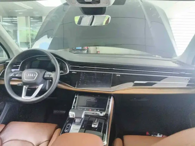 Audi Q7 — Фото автомобиля 12