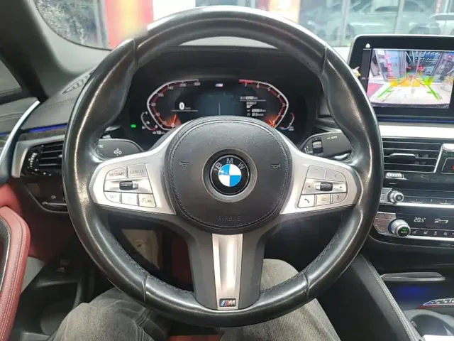 BMW 5 Series — Фото автомобиля 10