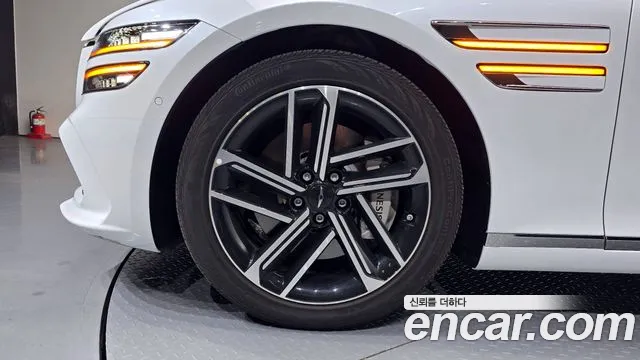 Genesis G80 Бензин 2.5 турбо AWD — Фото автомобиля 5