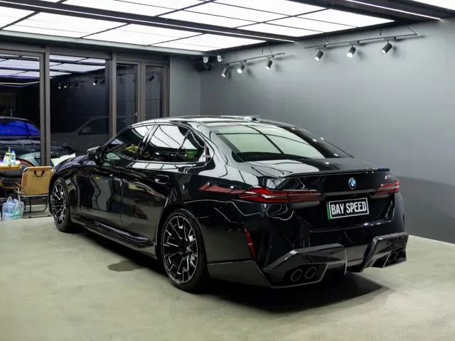 BMW M5 — Фото автомобиля 19