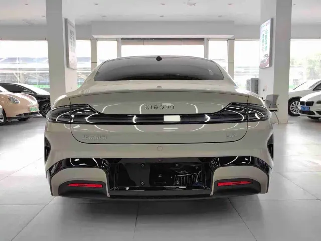 Xiaomi SU7 — Фото автомобиля 12