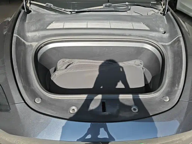 Tesla Model Y — Фото автомобиля 19