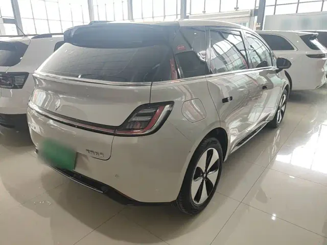 Baojun Cloud — Фото автомобиля 6
