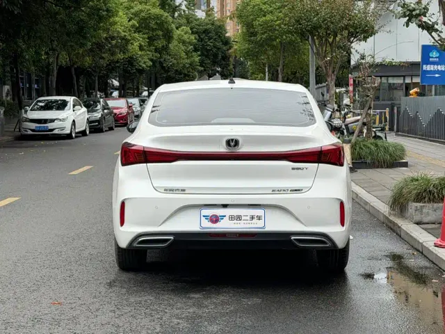 Changan Eado — Фото автомобиля 5