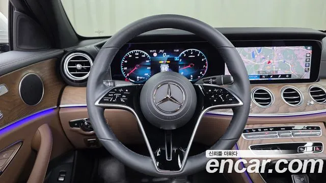 Mercedes-Benz E-Class — Фото автомобиля 28