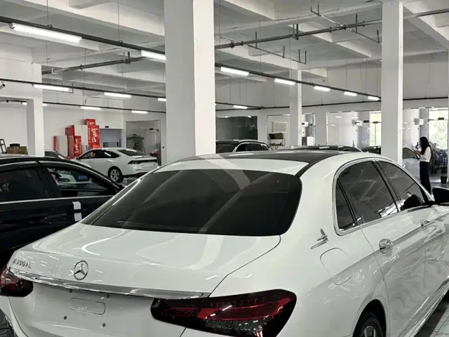 Mercedes-Benz E-Class — Фото автомобиля 6