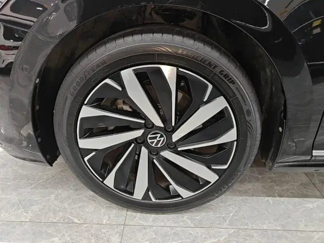 Volkswagen Passat — Фото автомобиля 22