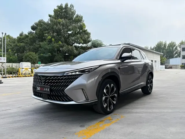 Roewe RX5 — Фото автомобиля 3