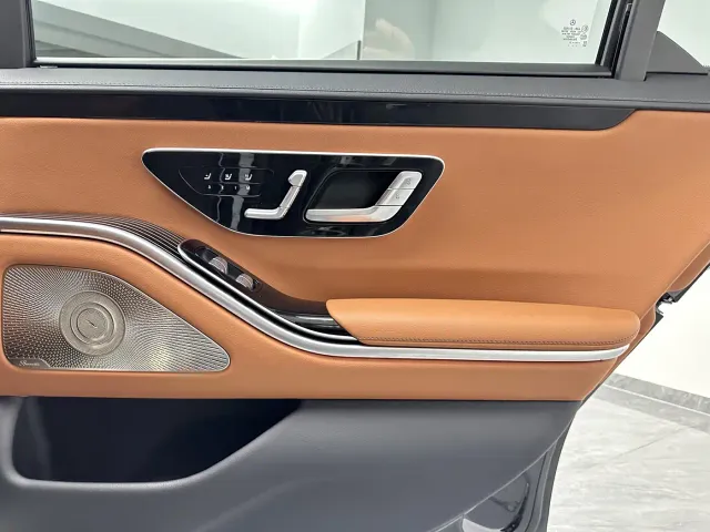 Mercedes-Benz S-Class — Фото автомобиля 27