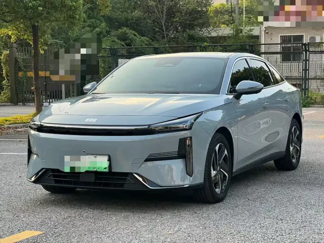 Фотография автомобиля — Geely Galaxy L6