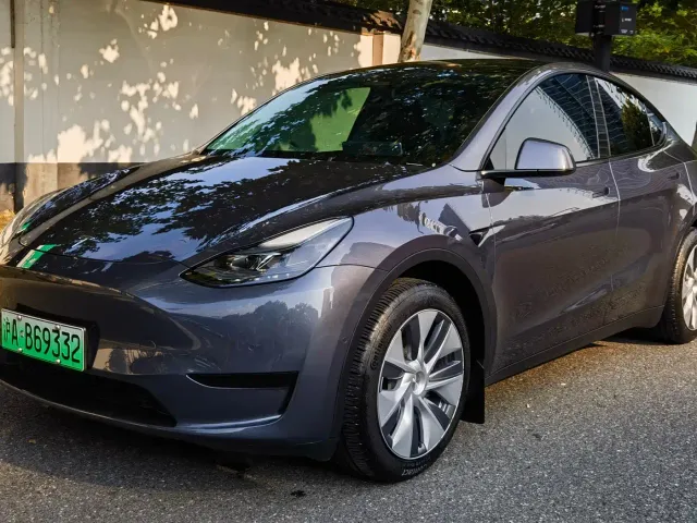Фотография автомобиля — Tesla Model Y