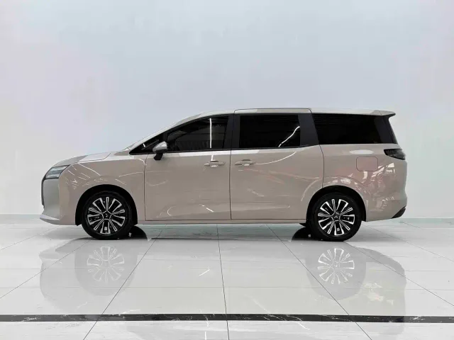 Wuling Starlight 730 — Фото автомобиля 7