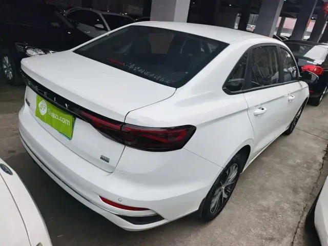 Geely Emgrand — Фото автомобиля 6
