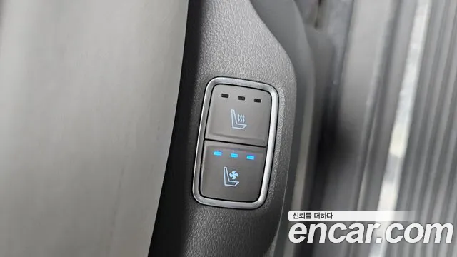 Hyundai Staria Staria 4WD Lounge 9 мест — Фото автомобиля 17