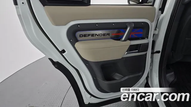 Land Rover Defender Defender (L663) 110 P300 X-Dynamic SE — Фото автомобиля 24