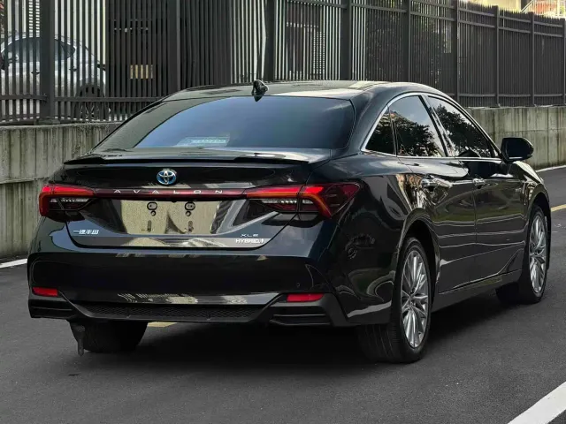 Toyota Avalon — Фото автомобиля 2