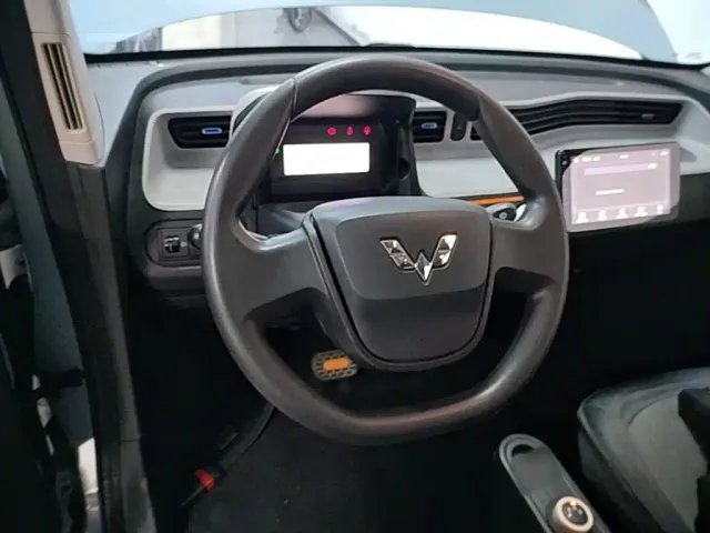 Wuling Hongguang Mini EV — Фото автомобиля 10