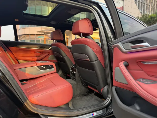 BMW 5 Series — Фото автомобиля 15