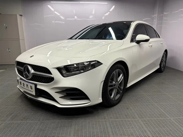 Фотография автомобиля — Mercedes-Benz A-Class