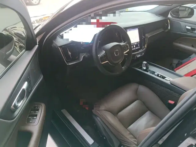 Volvo S60 — Фото автомобиля 15